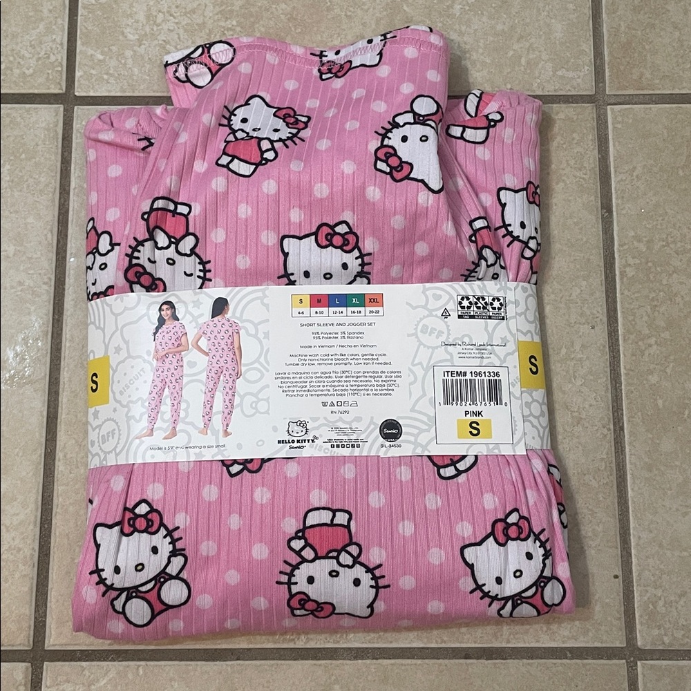 NWT Sanrio Hello Kitty Pink Short Sleeve & Jogger Set - Picture 6 of 7